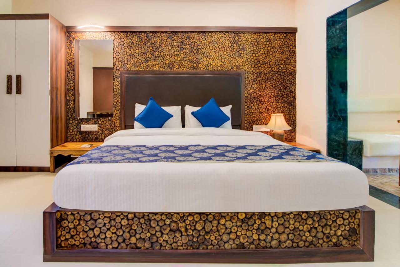 Club Mahindra Netrang Hotel ภายนอก รูปภาพ