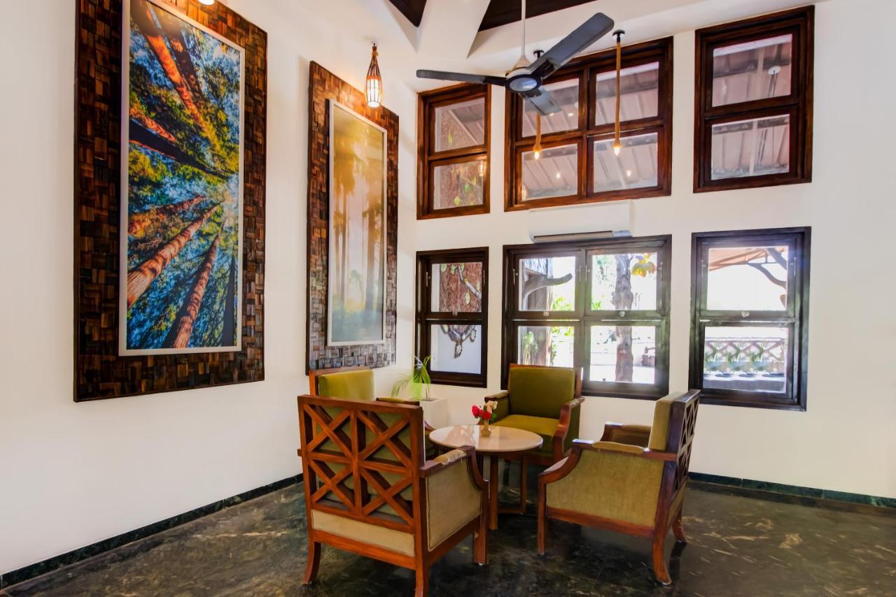 Club Mahindra Netrang Hotel ภายนอก รูปภาพ
