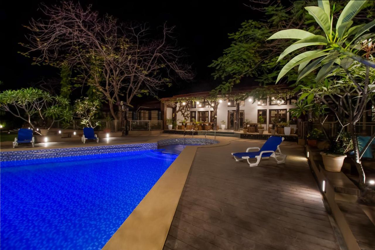 Club Mahindra Netrang Hotel ภายนอก รูปภาพ